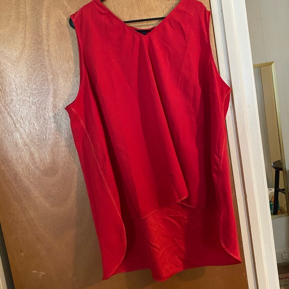 Red blouse! - Picture 1 of 1